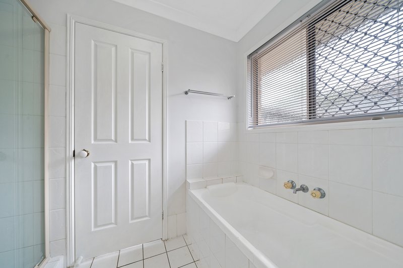 Photo - 7 Elmwood Court, Boronia Heights QLD 4124 - Image 7