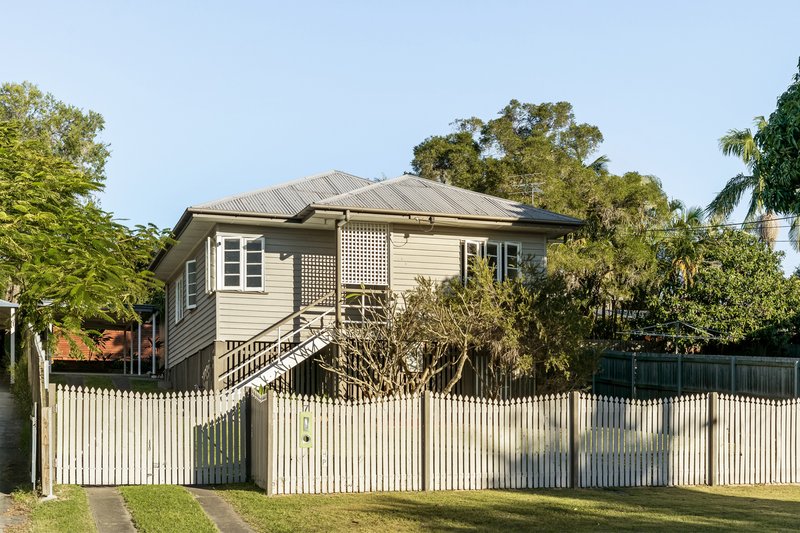 Photo - 7 Elrose Street, Keperra QLD 4054 - Image 2