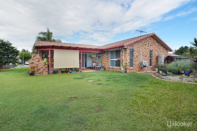 Photo - 7 Eltham Place, Sandstone Point QLD 4511 - Image 2