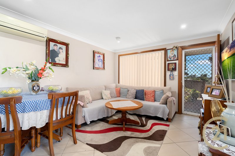 Photo - 7 Elwood Place, St Johns Park NSW 2176 - Image 17