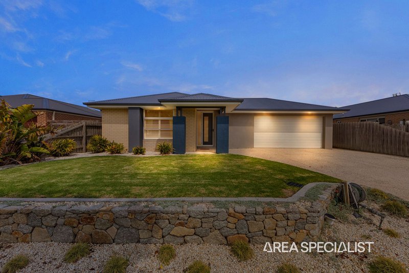 Photo - 7 Emerald Crescent, Koo Wee Rup VIC 3981 - Image 2