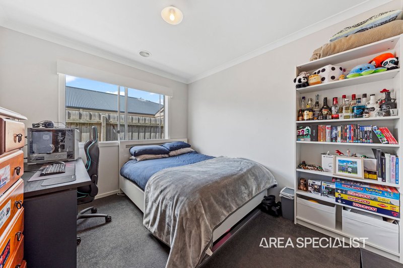 Photo - 7 Emerald Crescent, Koo Wee Rup VIC 3981 - Image 10