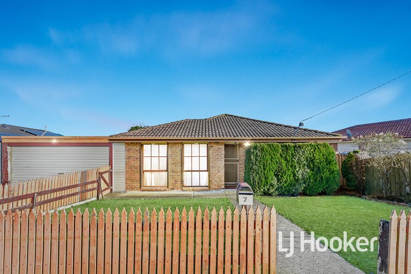 Photo - 7 Emma Court, Hampton Park VIC 3976 - Image