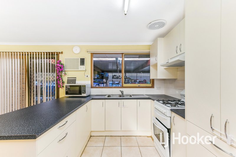 Photo - 7 Emma Court, Hampton Park VIC 3976 - Image 4