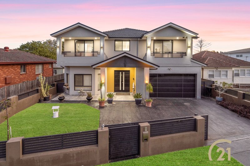 Photo - 7 Endeavour Road, Georges Hall NSW 2198 - Image 1