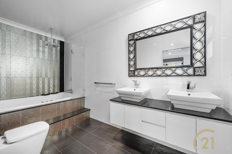 Photo - 7 Endeavour Road, Georges Hall NSW 2198 - Image 13