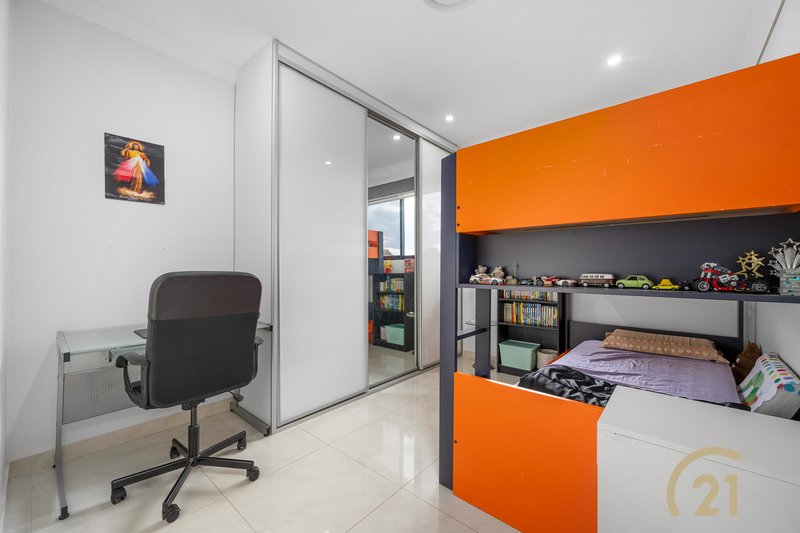 Photo - 7 Endeavour Road, Georges Hall NSW 2198 - Image 16