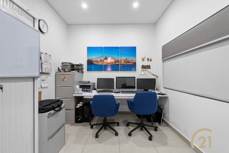 Photo - 7 Endeavour Road, Georges Hall NSW 2198 - Image 17