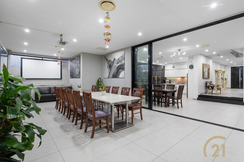 Photo - 7 Endeavour Road, Georges Hall NSW 2198 - Image 7