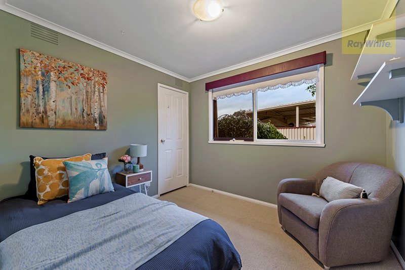 Photo - 7 Enfield Place, Craigieburn VIC 3064 - Image 9