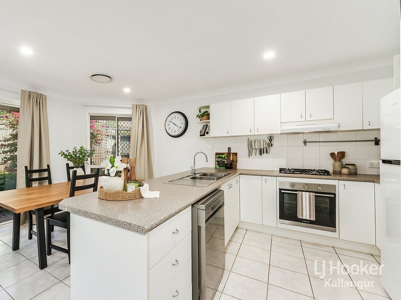 Photo - 7 Esk Place, Kallangur QLD 4503 - Image 2
