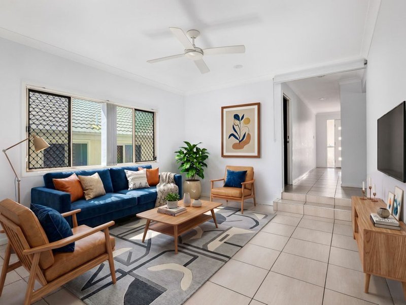 Photo - 7 Esperance Crescent, Springfield Lakes QLD 4300 - Image 2