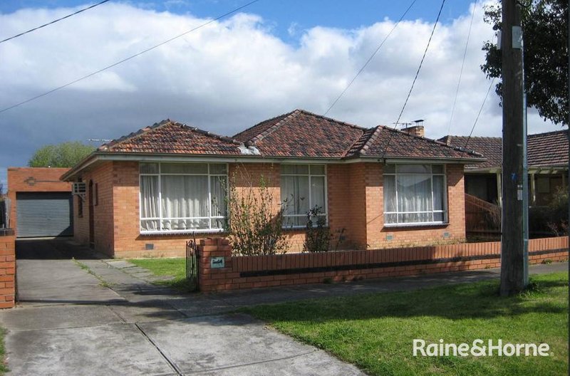 Photo - 7 Essex Street, Sunshine North VIC 3020 - Image 1