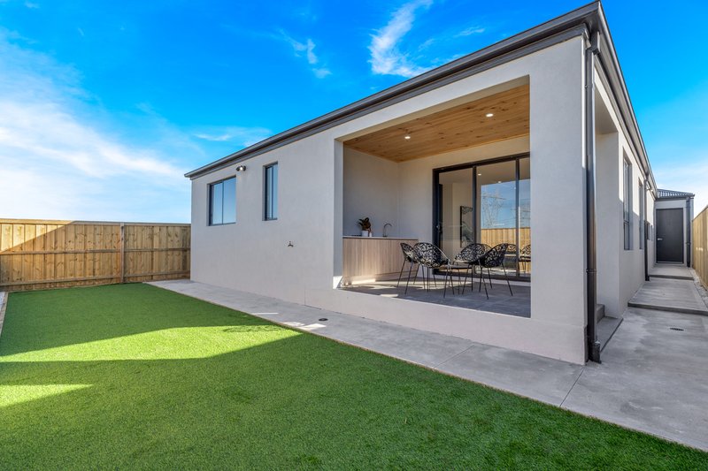 Photo - 7 Eutaxia Street, Sunbury VIC 3429 - Image 21