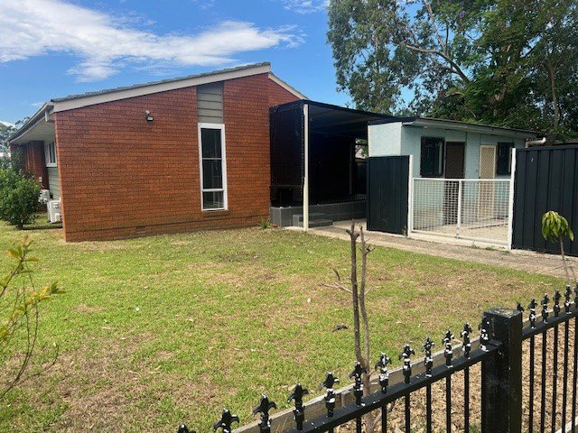 7 Evelyn Street, Macquarie Fields NSW 2564