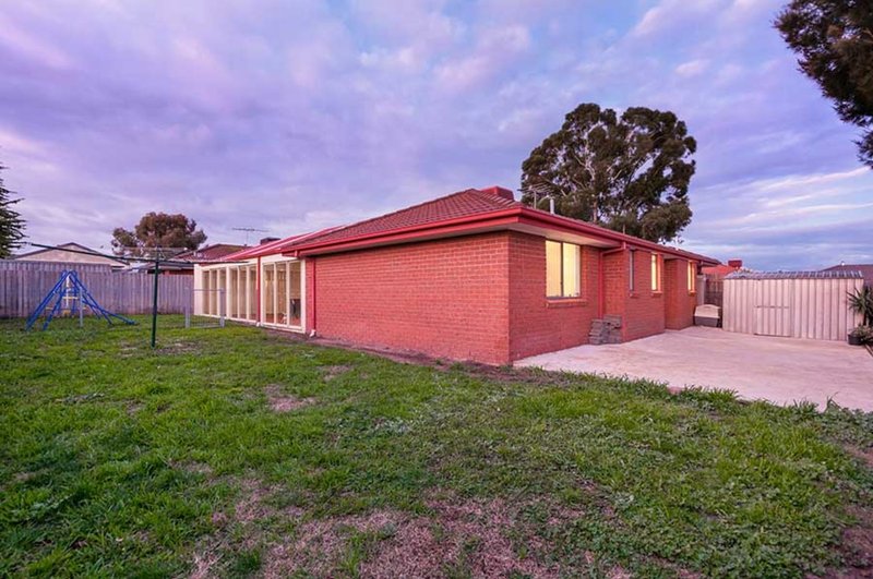 Photo - 7 Exmouth Road, Craigieburn VIC 3064 - Image 9