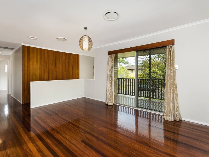 Photo - 7 Fair Street, Wishart QLD 4122 - Image 3