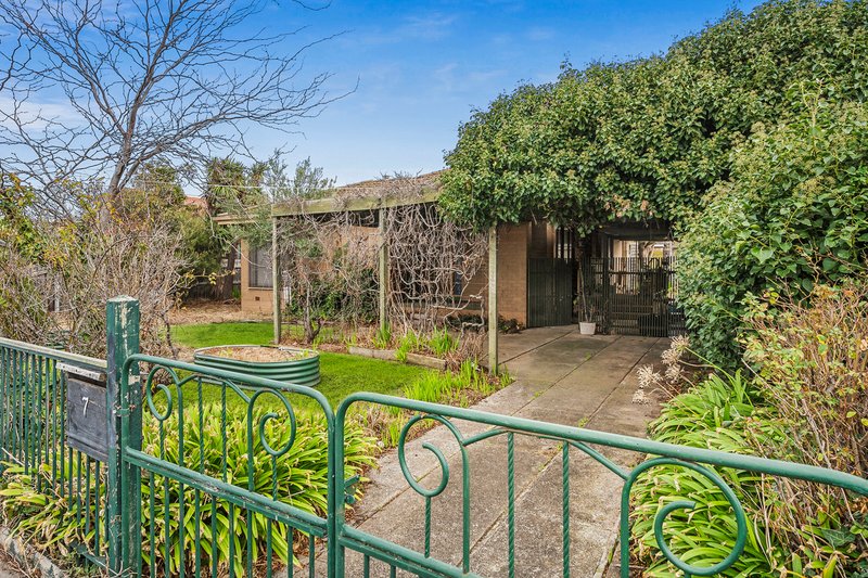 Photo - 7 Fairbairn Drive, Corio VIC 3214 - Image 2