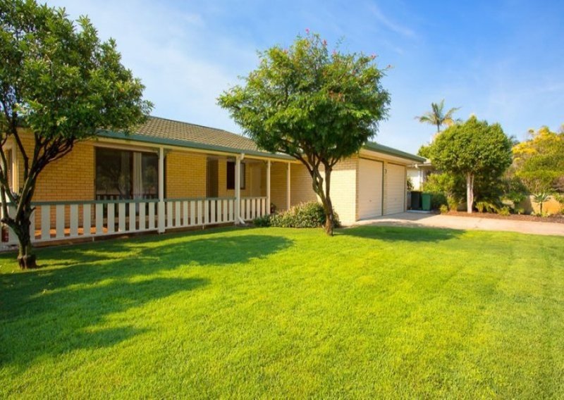 Photo - 7 Fairway Avenue, Woorim QLD 4507 - Image 2