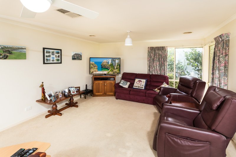 Photo - 7 Fairway Close, Tatura VIC 3616 - Image 3