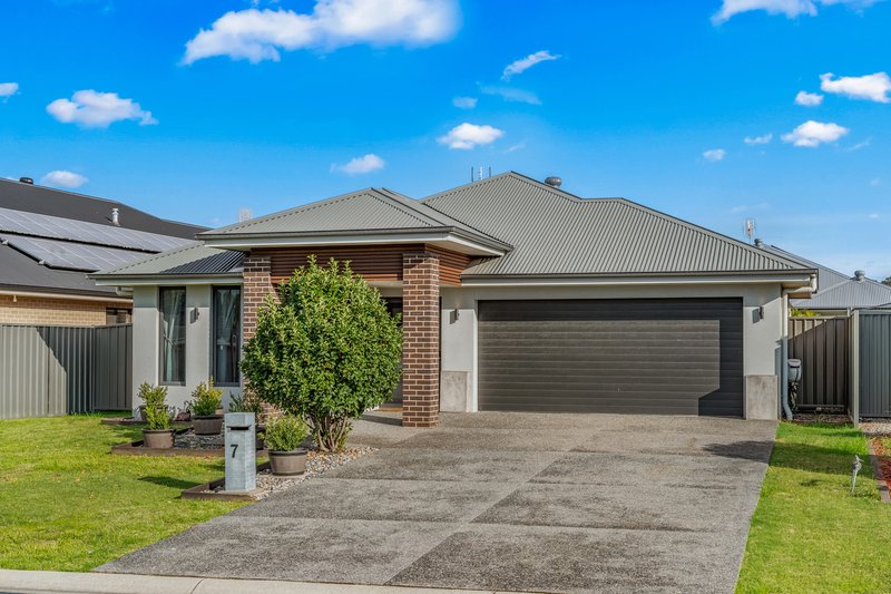 Photo - 7 Fairway Street, Rutherford NSW 2320 - Image 1