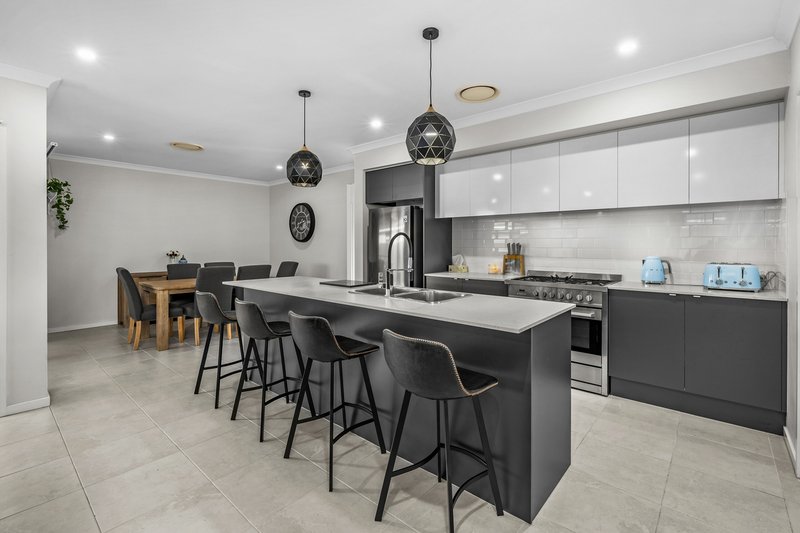 Photo - 7 Fairway Street, Rutherford NSW 2320 - Image 2