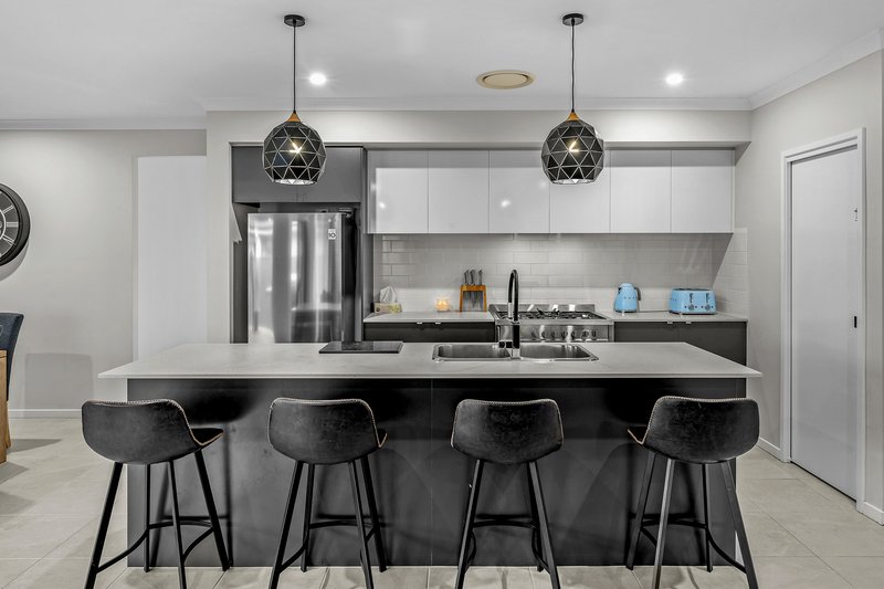 Photo - 7 Fairway Street, Rutherford NSW 2320 - Image 4