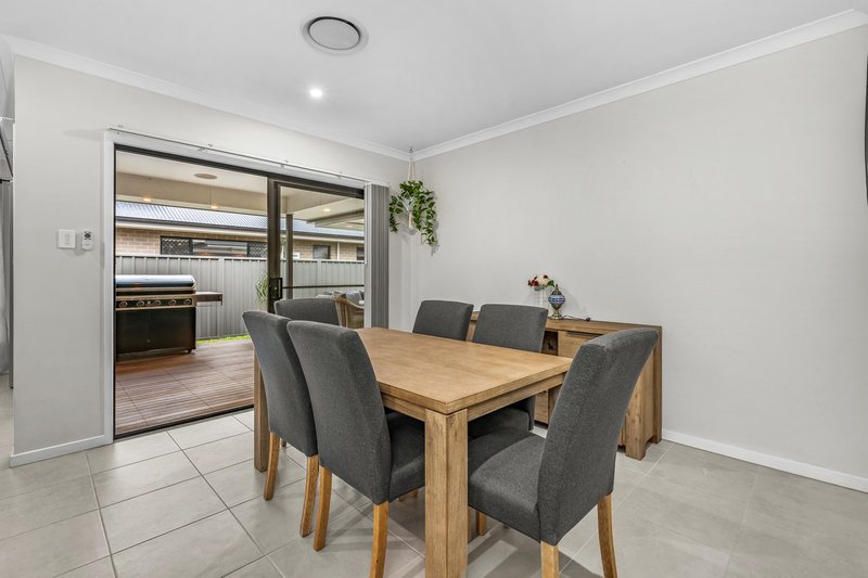 Photo - 7 Fairway Street, Rutherford NSW 2320 - Image 5