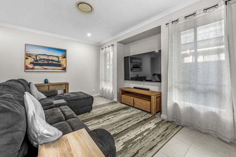 Photo - 7 Fairway Street, Rutherford NSW 2320 - Image 6