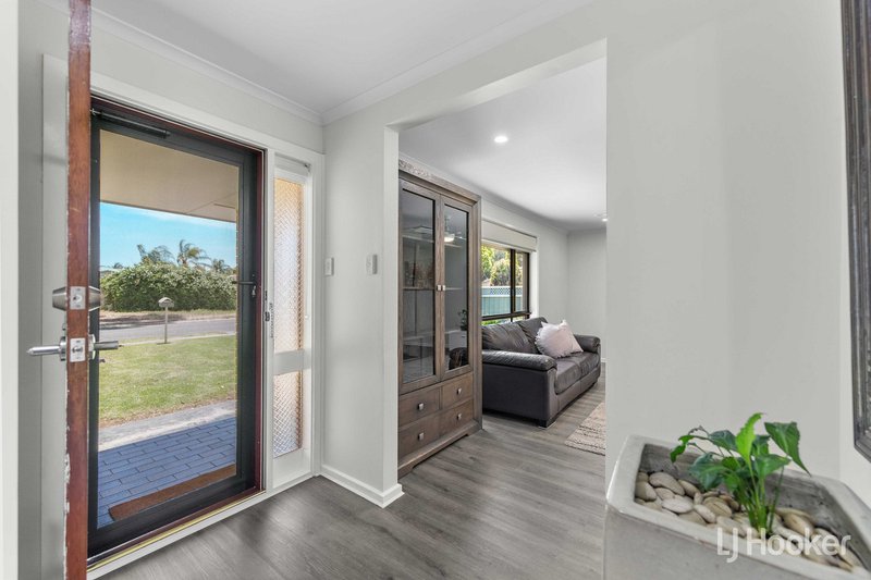 Photo - 7 Falcon Drive, Parafield Gardens SA 5107 - Image 4