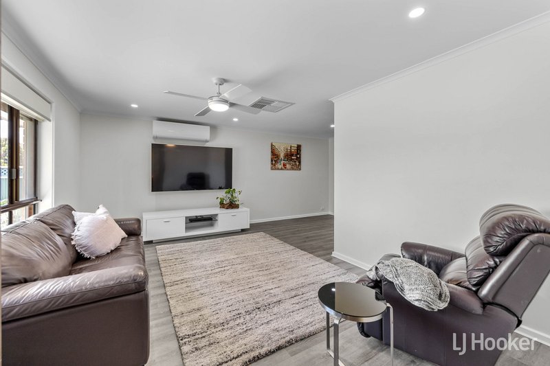 Photo - 7 Falcon Drive, Parafield Gardens SA 5107 - Image 5