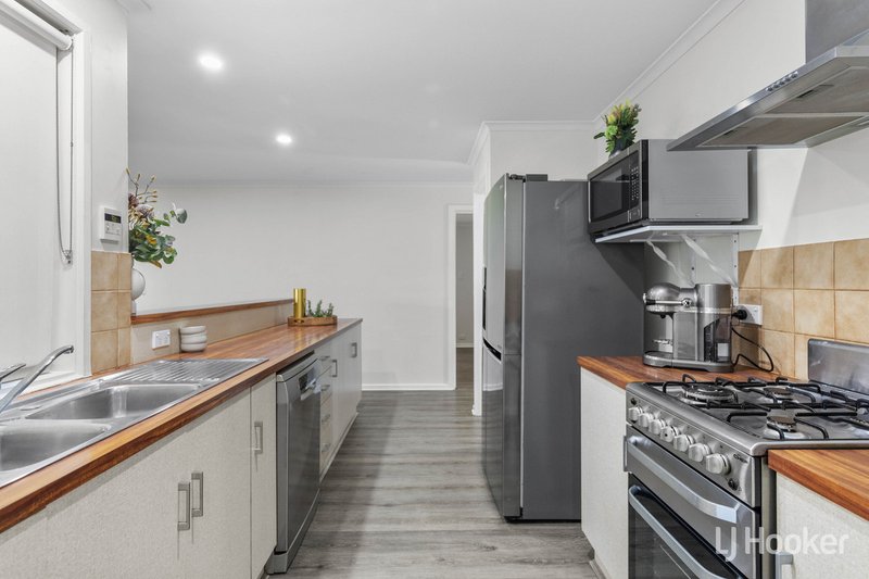 Photo - 7 Falcon Drive, Parafield Gardens SA 5107 - Image 13