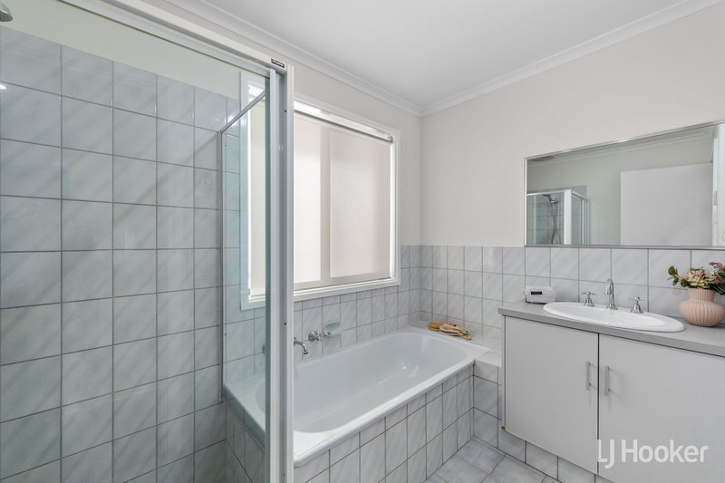 Photo - 7 Falcon Drive, Parafield Gardens SA 5107 - Image 19