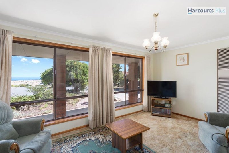 Photo - 7 Farming Crescent, Hallett Cove SA 5158 - Image 6