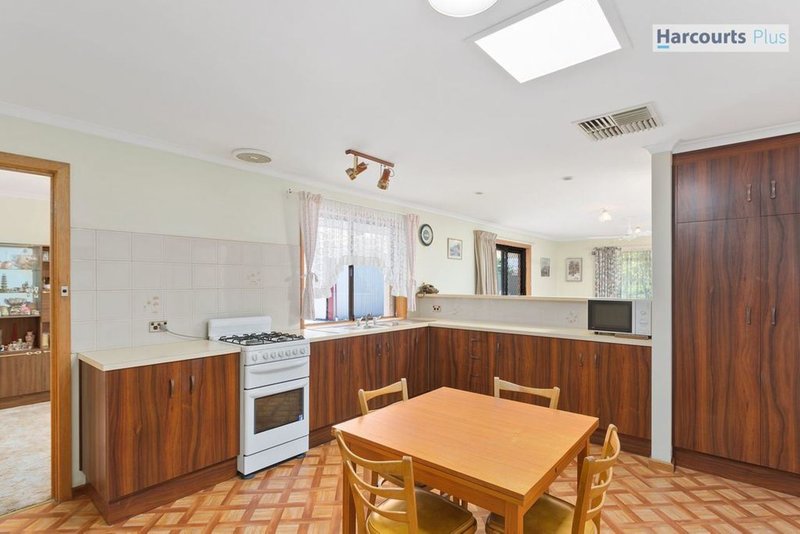 Photo - 7 Farming Crescent, Hallett Cove SA 5158 - Image 7