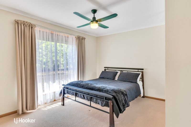 Photo - 7 Farnsworth Drive, Morphett Vale SA 5162 - Image 14