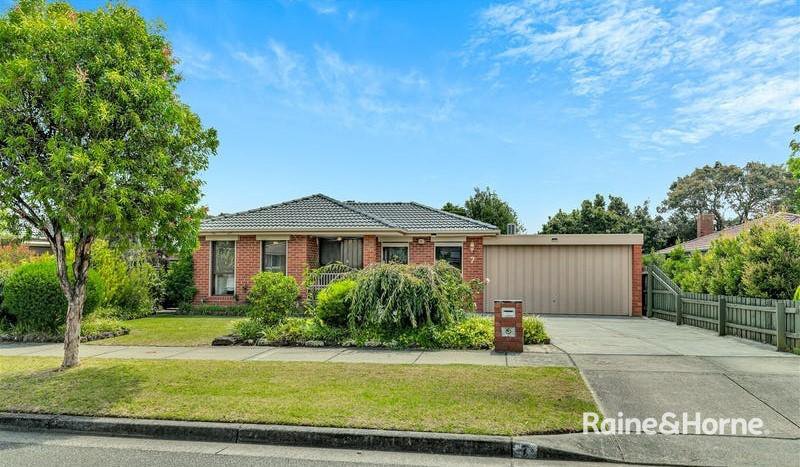 7 Farrer Close, Cranbourne VIC 3977