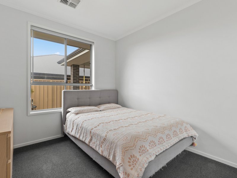 Photo - 7 Fathom Crescent, Seaford Meadows SA 5169 - Image 11