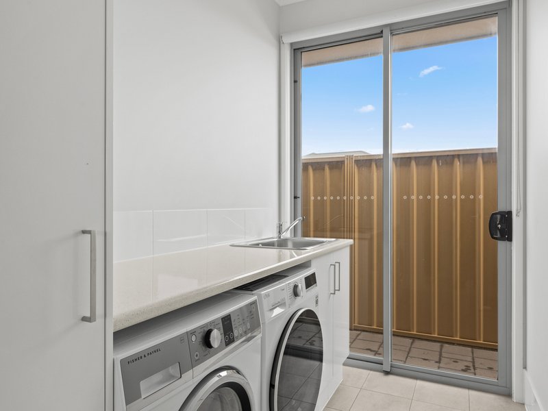 Photo - 7 Fathom Crescent, Seaford Meadows SA 5169 - Image 13