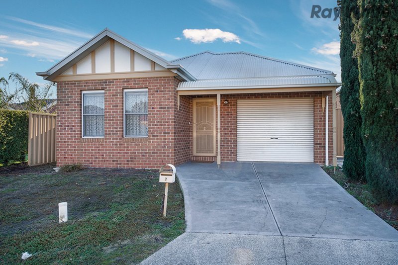 7 Fawkner Place, Caroline Springs VIC 3023