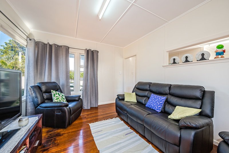 Photo - 7 Ferguson Avenue, Bongaree QLD 4507 - Image 5