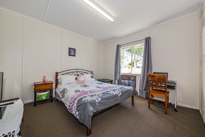 Photo - 7 Ferguson Avenue, Bongaree QLD 4507 - Image 7