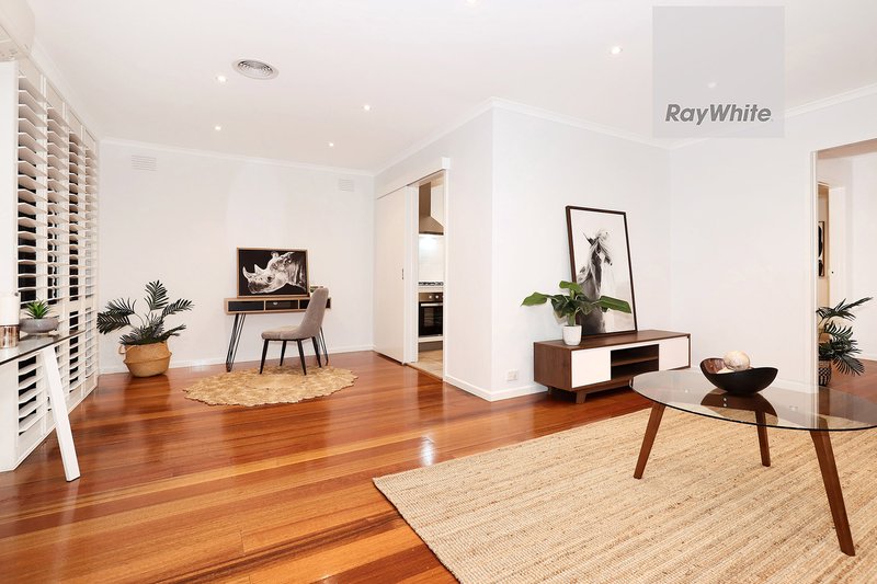 Photo - 7 Field Court, Gladstone Park VIC 3043 - Image 6