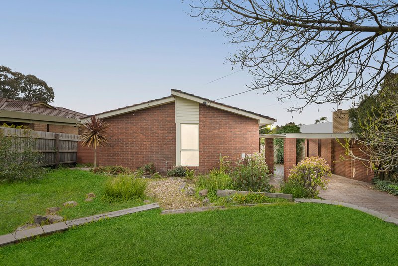 Photo - 7 Field Street, Craigieburn VIC 3064 - Image 2