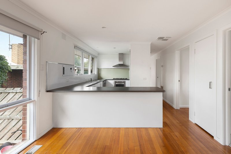 Photo - 7 Field Street, Craigieburn VIC 3064 - Image 4