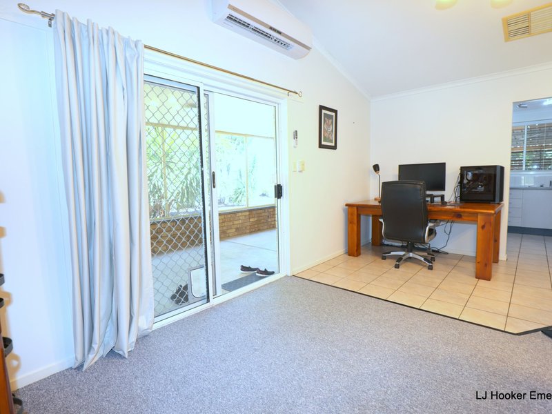 Photo - 7 Fielder Place, Emerald QLD 4720 - Image 5