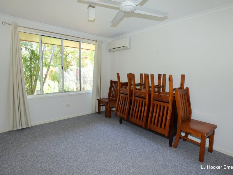 Photo - 7 Fielder Place, Emerald QLD 4720 - Image 8