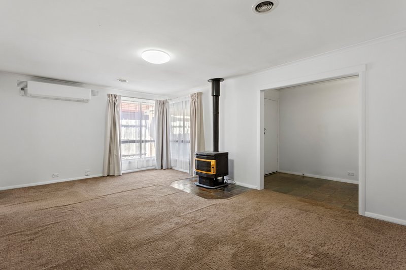 Photo - 7 Fifth Avenue, Chelsea Heights VIC 3196 - Image 2