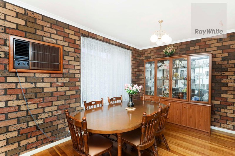 Photo - 7 Finlay Close, Gladstone Park VIC 3043 - Image 5