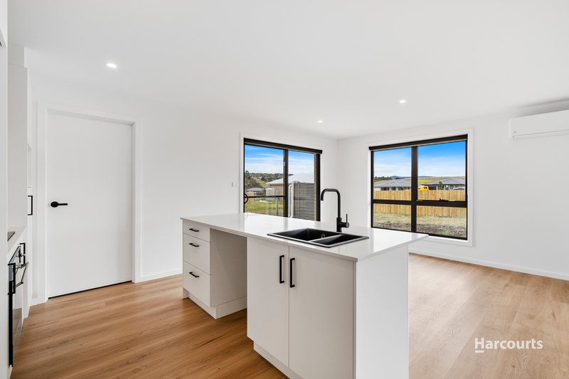 Photo - 7 Fishburn Way, Sorell TAS 7172 - Image 3